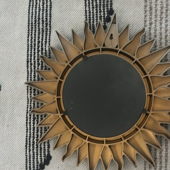 Silvertone sunburst mirror plastic self hanger approx 18”w/ mirror 8" across - Picture 3 of 4